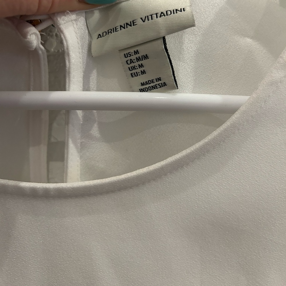 Adrienne Vittadini Women’s White Tank Blouse Medium - Picture 3 of 3